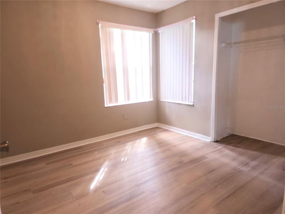 For Sale: $185,000 (3 beds, 2 baths, 1287 Square Feet)