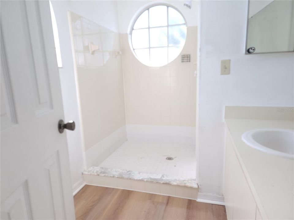 For Sale: $185,000 (3 beds, 2 baths, 1287 Square Feet)