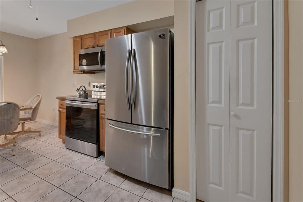For Sale: $385,000 (3 beds, 2 baths, 1165 Square Feet)