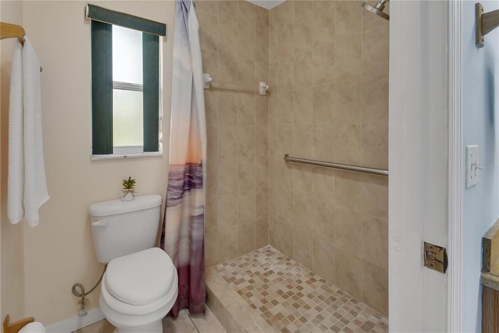 For Sale: $385,000 (3 beds, 2 baths, 1165 Square Feet)