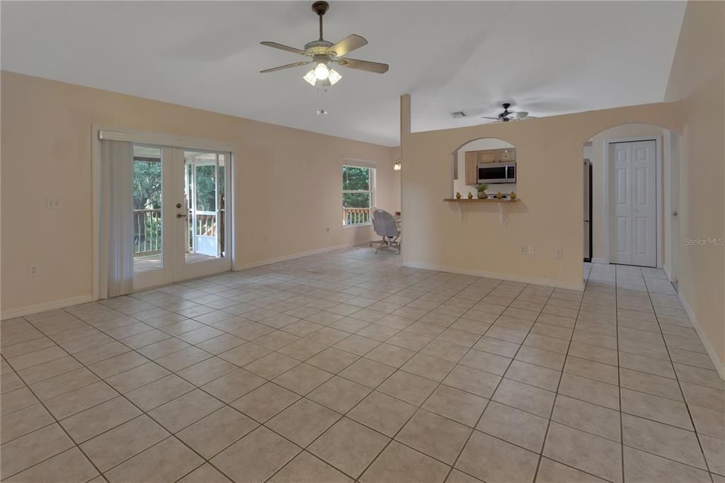 For Sale: $385,000 (3 beds, 2 baths, 1165 Square Feet)