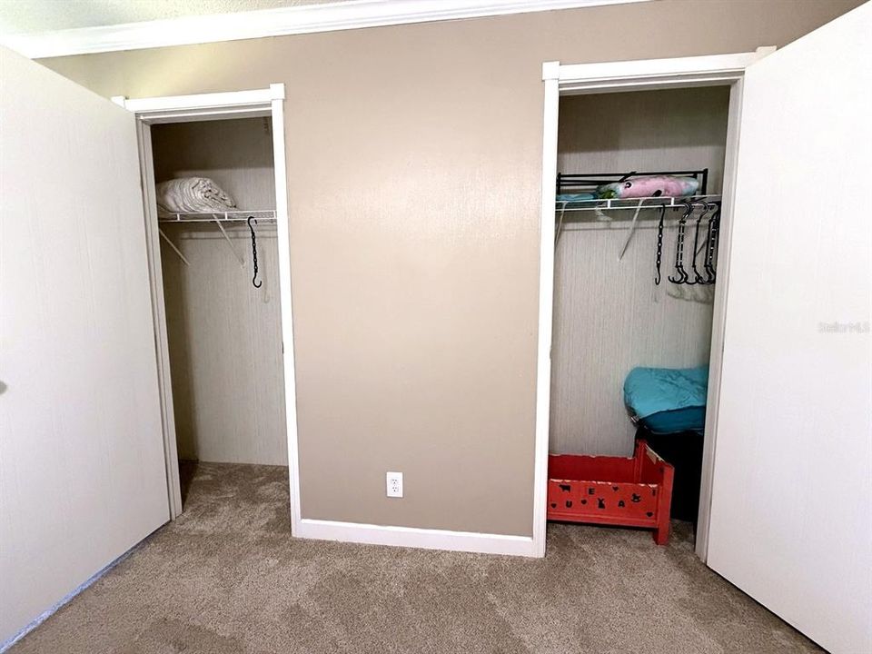 For Sale: $219,989 (2 beds, 2 baths, 1040 Square Feet)