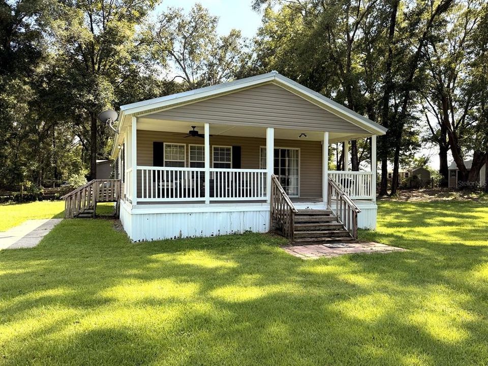 For Sale: $219,989 (2 beds, 2 baths, 1040 Square Feet)