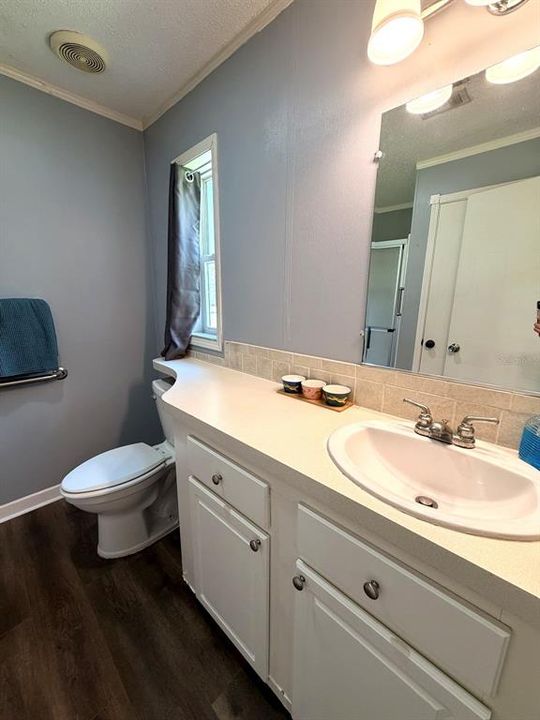 For Sale: $219,989 (2 beds, 2 baths, 1040 Square Feet)