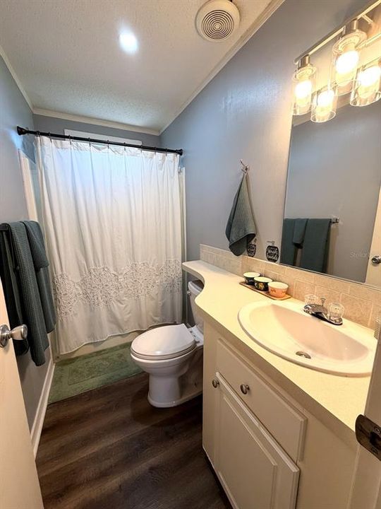 For Sale: $219,989 (2 beds, 2 baths, 1040 Square Feet)