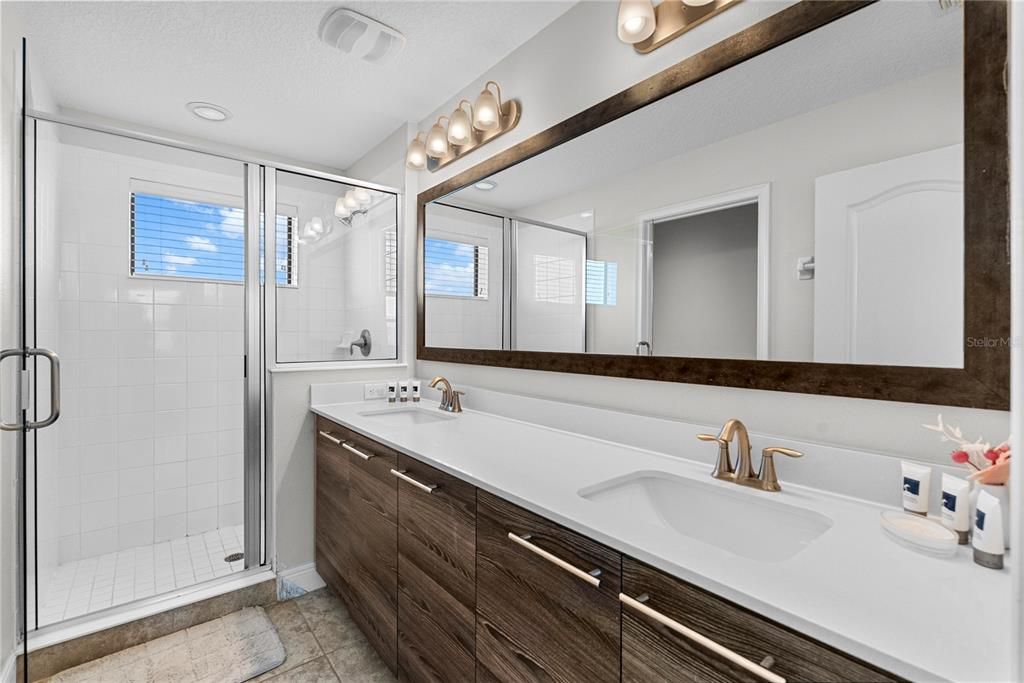 For Sale: $390,000 (4 beds, 4 baths, 2404 Square Feet)