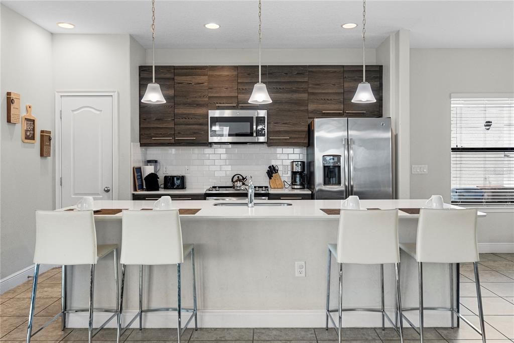 For Sale: $390,000 (4 beds, 4 baths, 2404 Square Feet)
