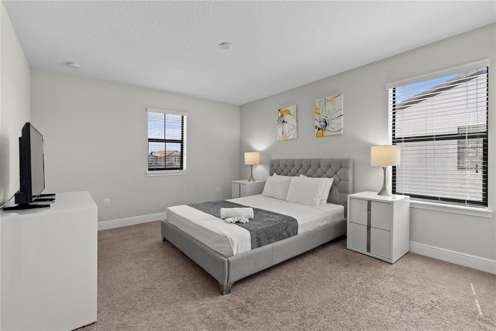 For Sale: $390,000 (4 beds, 4 baths, 2404 Square Feet)