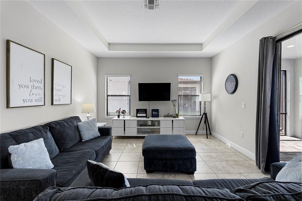 For Sale: $390,000 (4 beds, 4 baths, 2404 Square Feet)