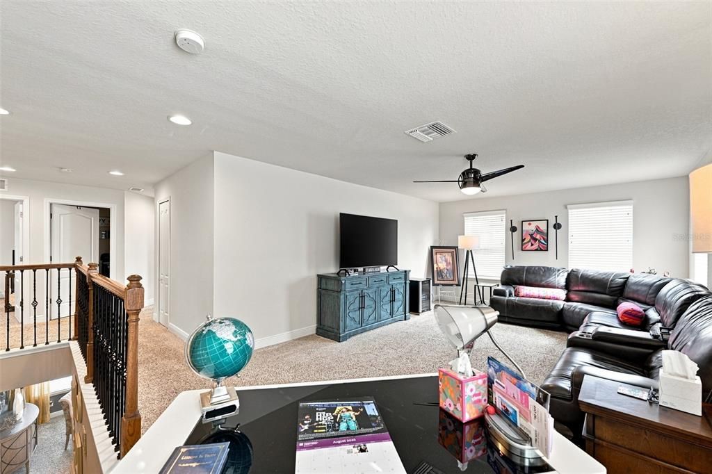 For Sale: $549,900 (5 beds, 3 baths, 3092 Square Feet)