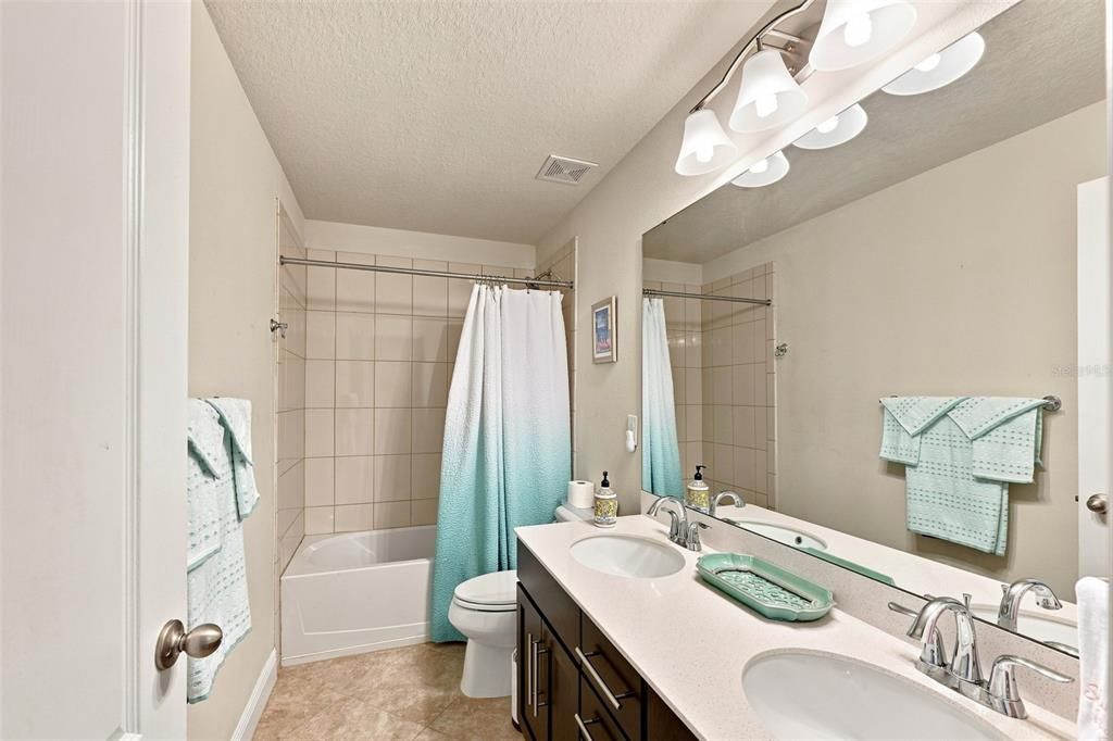 For Sale: $549,900 (5 beds, 3 baths, 3092 Square Feet)
