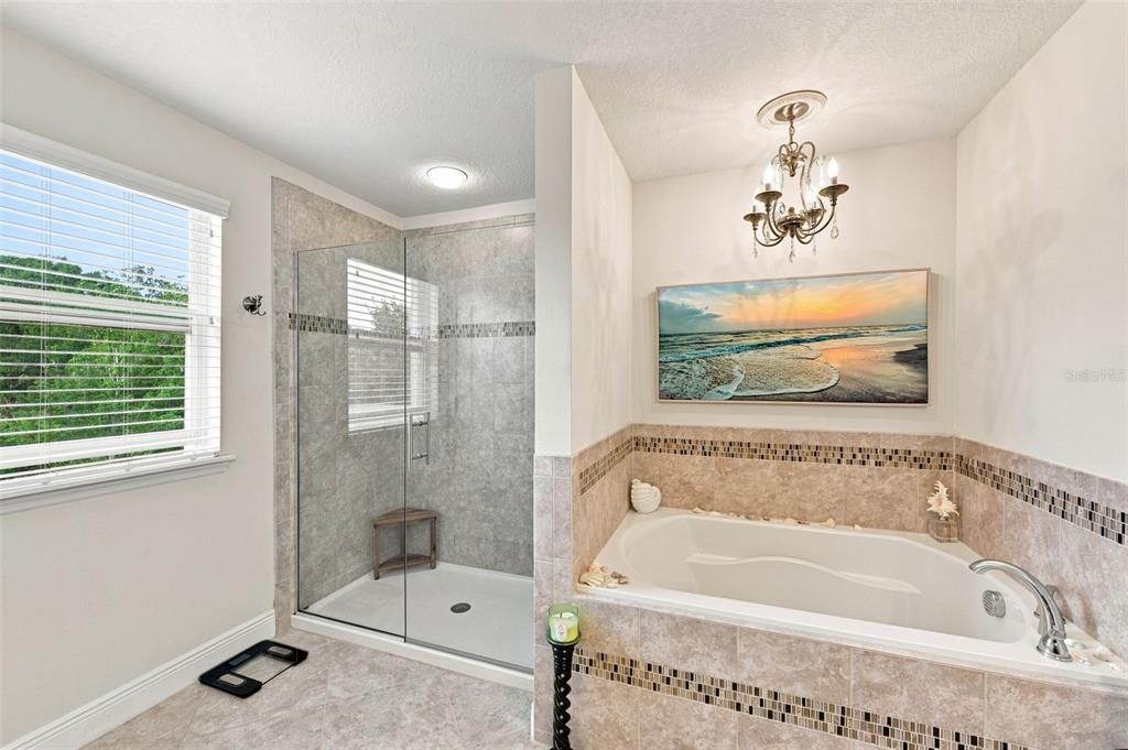 For Sale: $549,900 (5 beds, 3 baths, 3092 Square Feet)