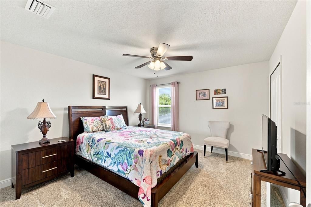For Sale: $549,900 (5 beds, 3 baths, 3092 Square Feet)