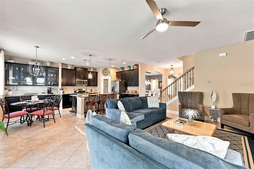 For Sale: $549,900 (5 beds, 3 baths, 3092 Square Feet)