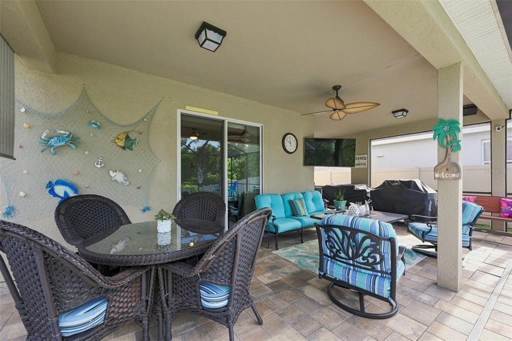 For Sale: $549,900 (5 beds, 3 baths, 3092 Square Feet)