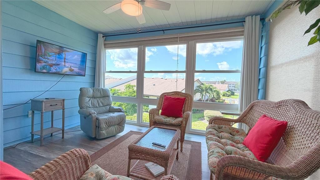 For Sale: $267,000 (2 beds, 2 baths, 1238 Square Feet)