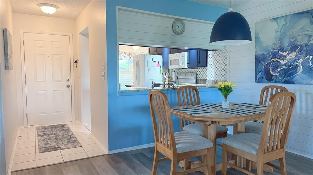 For Sale: $267,000 (2 beds, 2 baths, 1238 Square Feet)