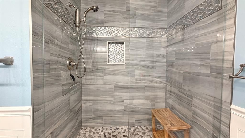 For Sale: $267,000 (2 beds, 2 baths, 1238 Square Feet)