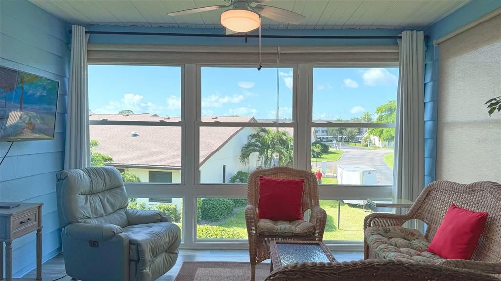 For Sale: $267,000 (2 beds, 2 baths, 1238 Square Feet)