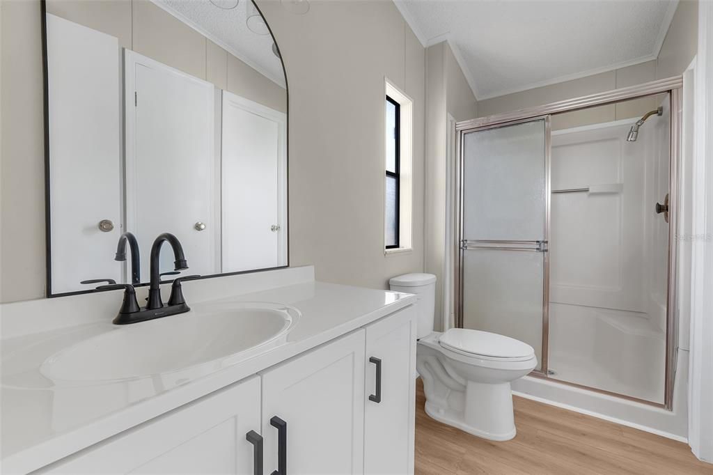 For Sale: $195,000 (2 beds, 2 baths, 1296 Square Feet)