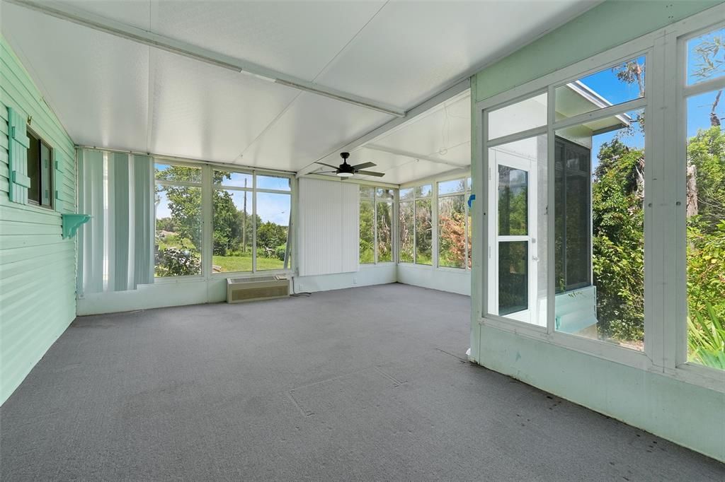 For Sale: $195,000 (2 beds, 2 baths, 1296 Square Feet)