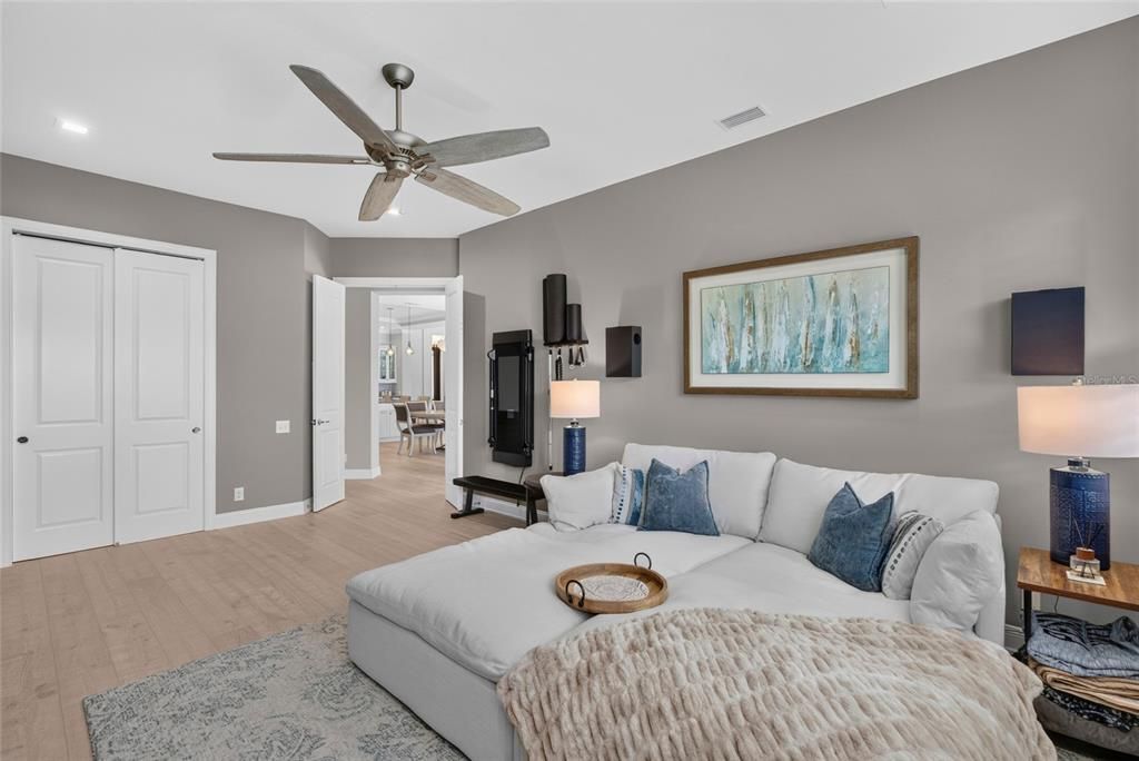 For Sale: $1,850,000 (4 beds, 3 baths, 3302 Square Feet)