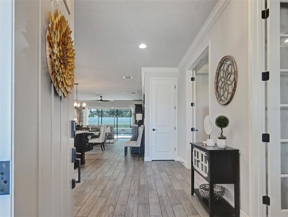 En Venta: $649,900 (4 camas, 2 baños, 2535 Pies cuadrados)