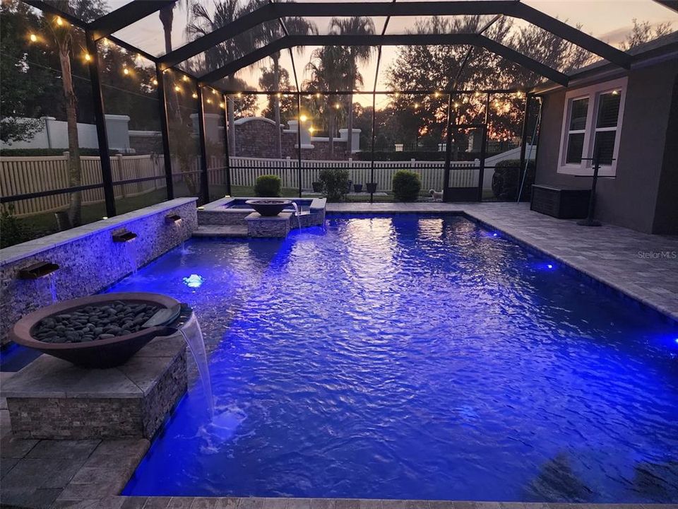 En Venta: $649,900 (4 camas, 2 baños, 2535 Pies cuadrados)