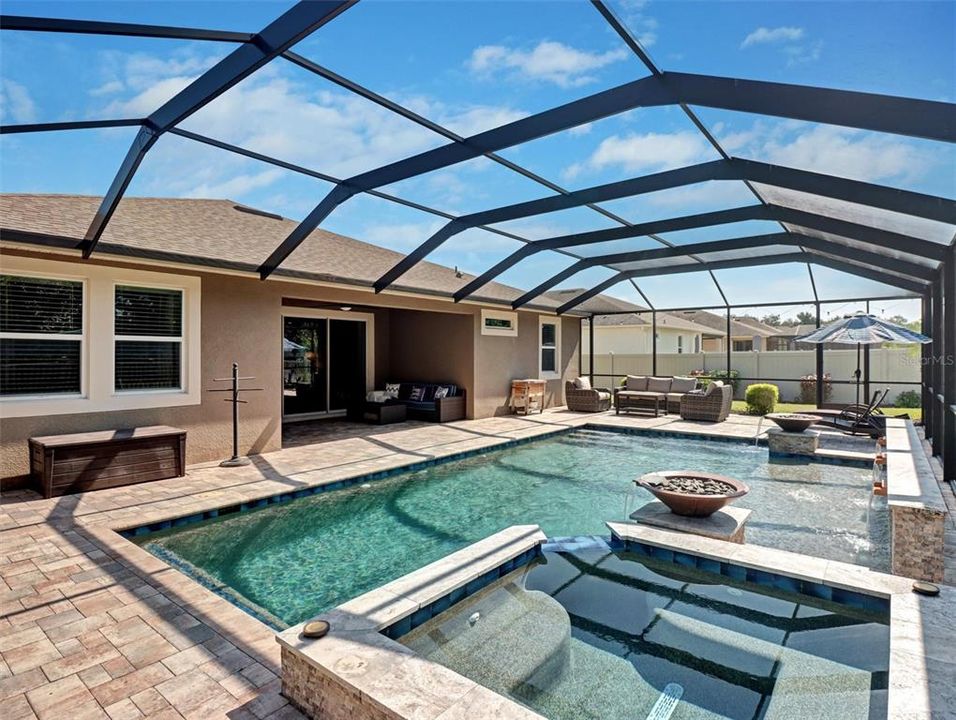 En Venta: $649,900 (4 camas, 2 baños, 2535 Pies cuadrados)