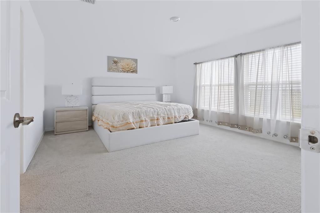 For Sale: $424,900 (4 beds, 3 baths, 2576 Square Feet)