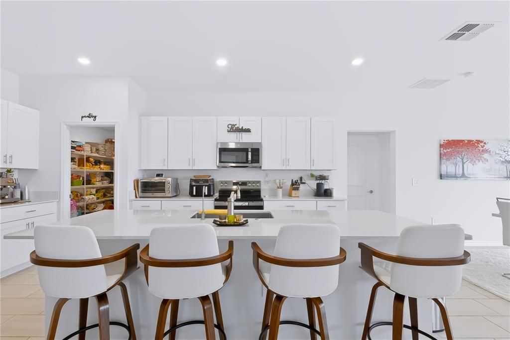 For Sale: $424,900 (4 beds, 3 baths, 2576 Square Feet)