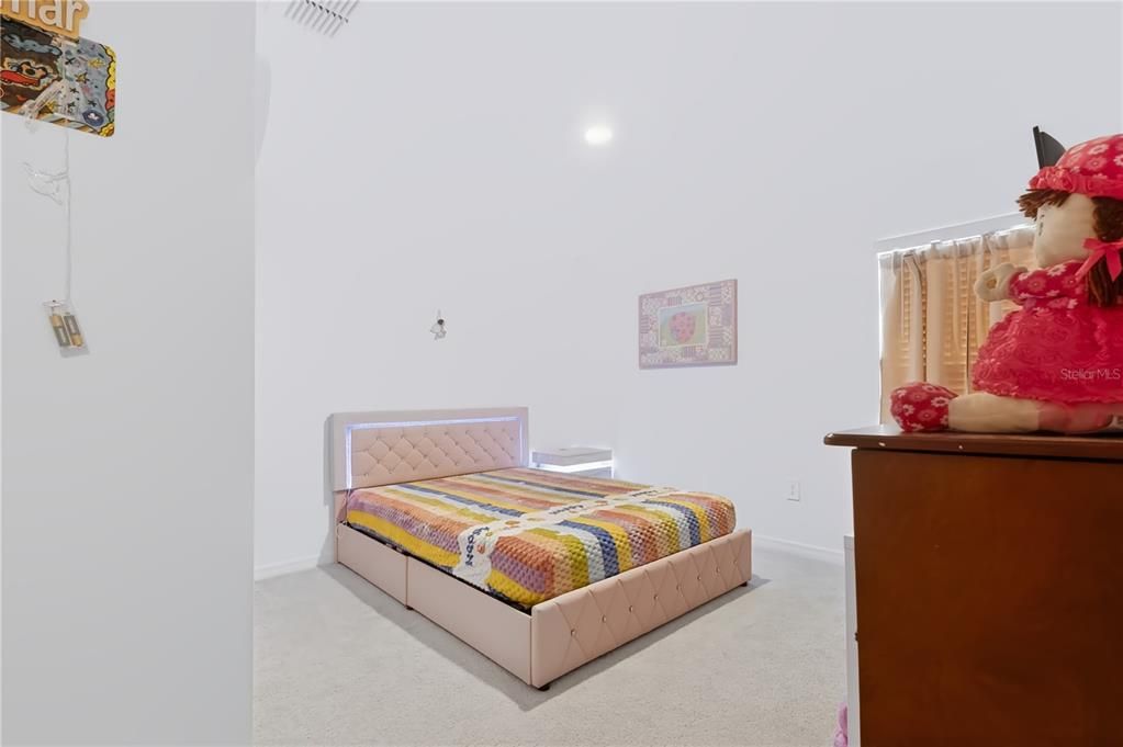 For Sale: $424,900 (4 beds, 3 baths, 2576 Square Feet)