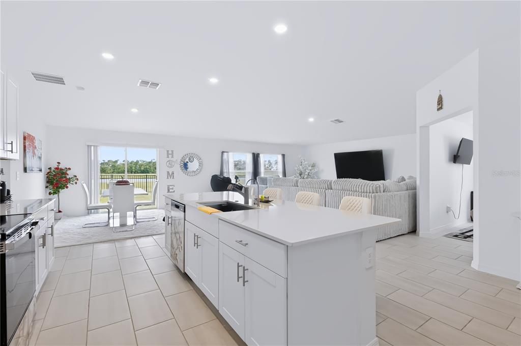 For Sale: $424,900 (4 beds, 3 baths, 2576 Square Feet)