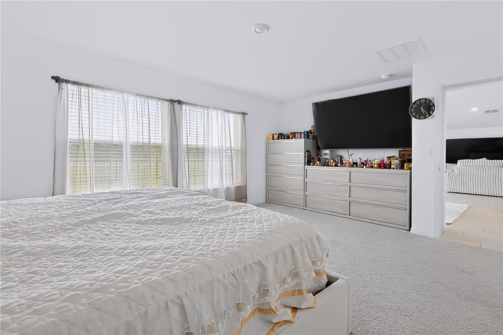 For Sale: $424,900 (4 beds, 3 baths, 2576 Square Feet)