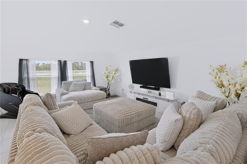 For Sale: $424,900 (4 beds, 3 baths, 2576 Square Feet)