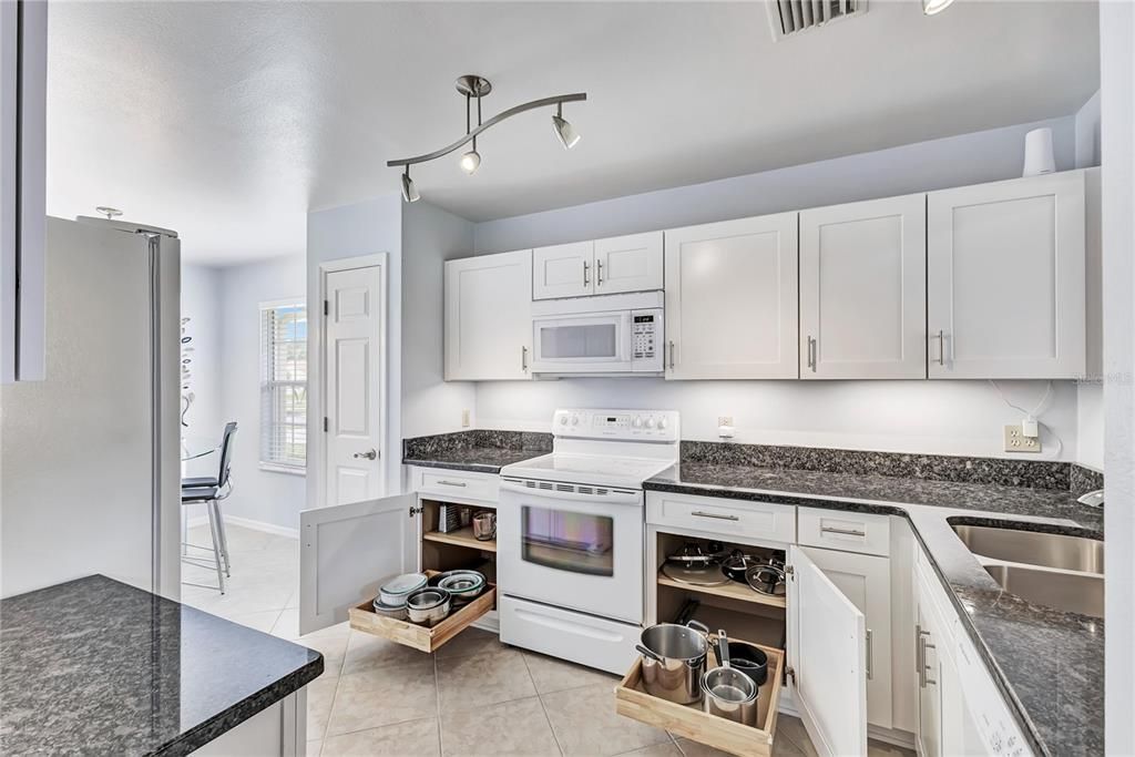 For Sale: $410,000 (3 beds, 2 baths, 1740 Square Feet)