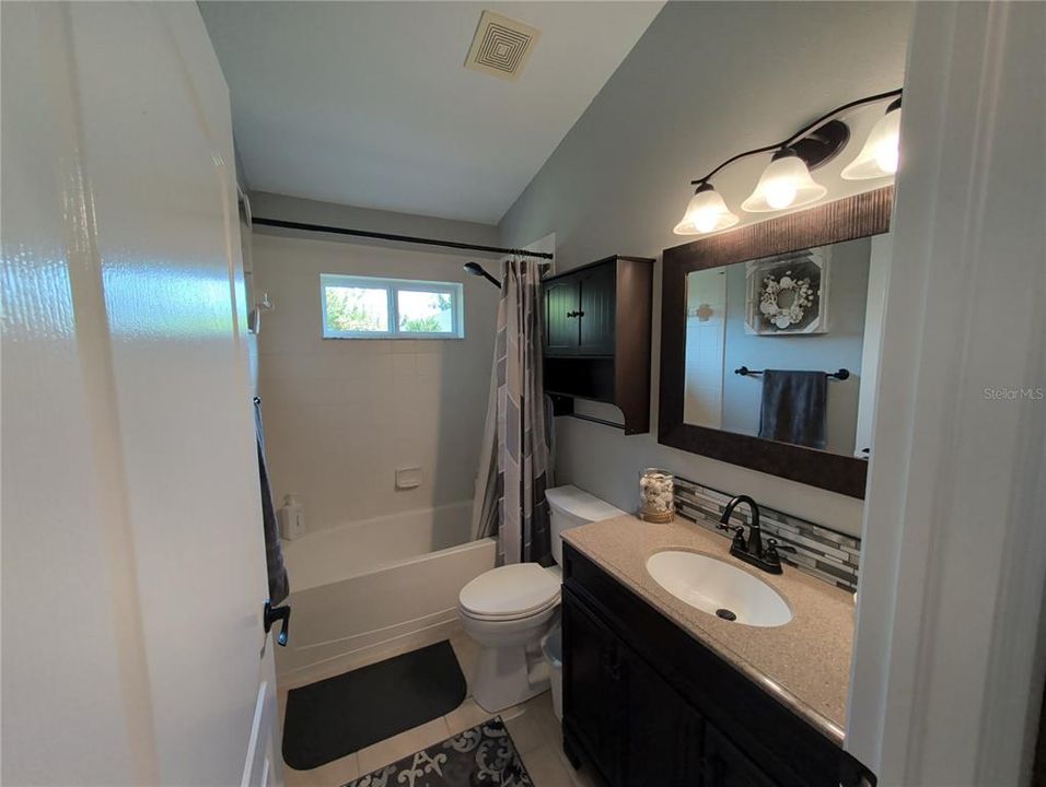 En Venta: $444,500 (4 camas, 2 baños, 1879 Pies cuadrados)