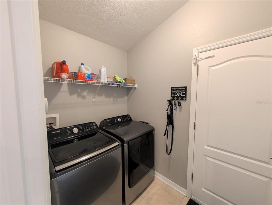 En Venta: $444,500 (4 camas, 2 baños, 1879 Pies cuadrados)