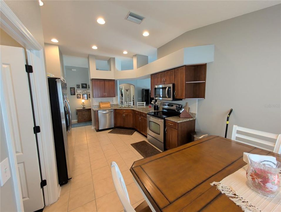 En Venta: $444,500 (4 camas, 2 baños, 1879 Pies cuadrados)
