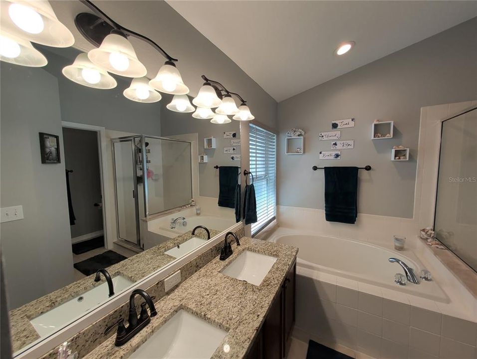 En Venta: $444,500 (4 camas, 2 baños, 1879 Pies cuadrados)