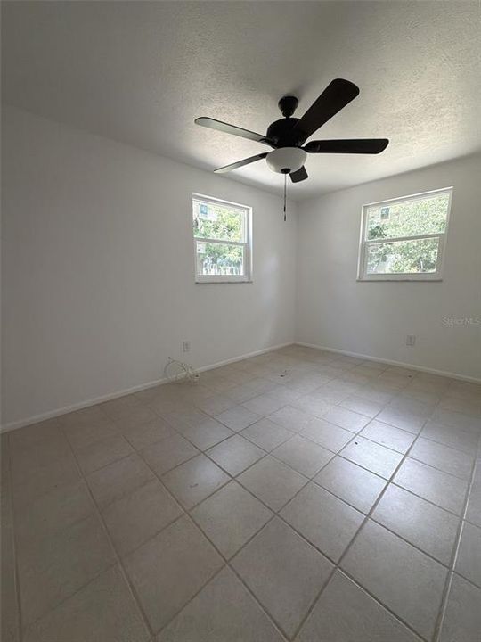For Rent: $2,000 (4 beds, 2 baths, 1346 Square Feet)