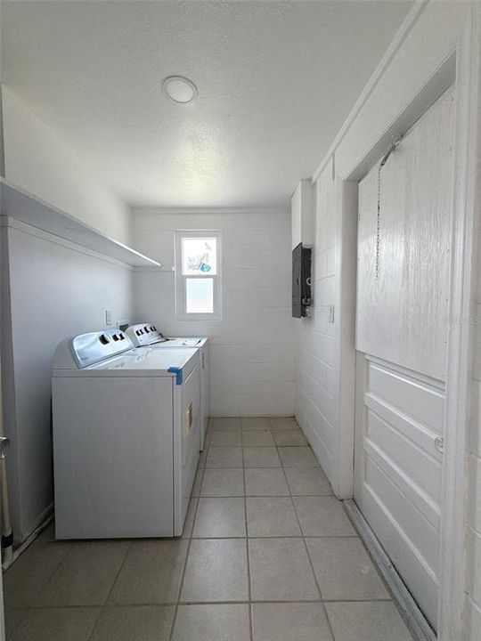 For Rent: $2,000 (4 beds, 2 baths, 1346 Square Feet)