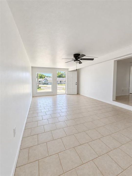 For Rent: $2,000 (4 beds, 2 baths, 1346 Square Feet)