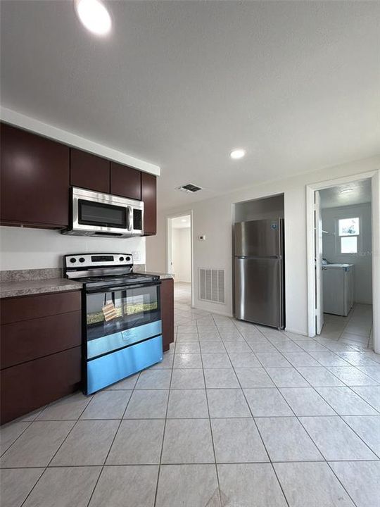 For Rent: $2,000 (4 beds, 2 baths, 1346 Square Feet)