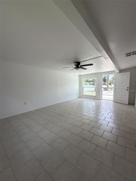 For Rent: $2,000 (4 beds, 2 baths, 1346 Square Feet)