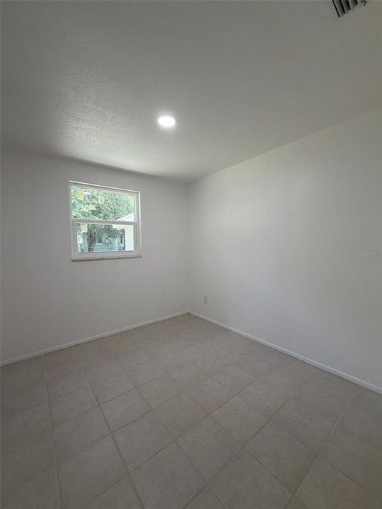 For Rent: $2,000 (4 beds, 2 baths, 1346 Square Feet)