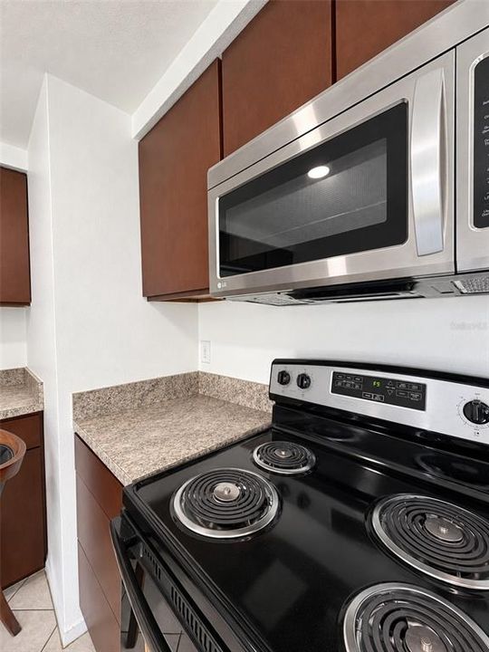 For Rent: $2,000 (4 beds, 2 baths, 1346 Square Feet)
