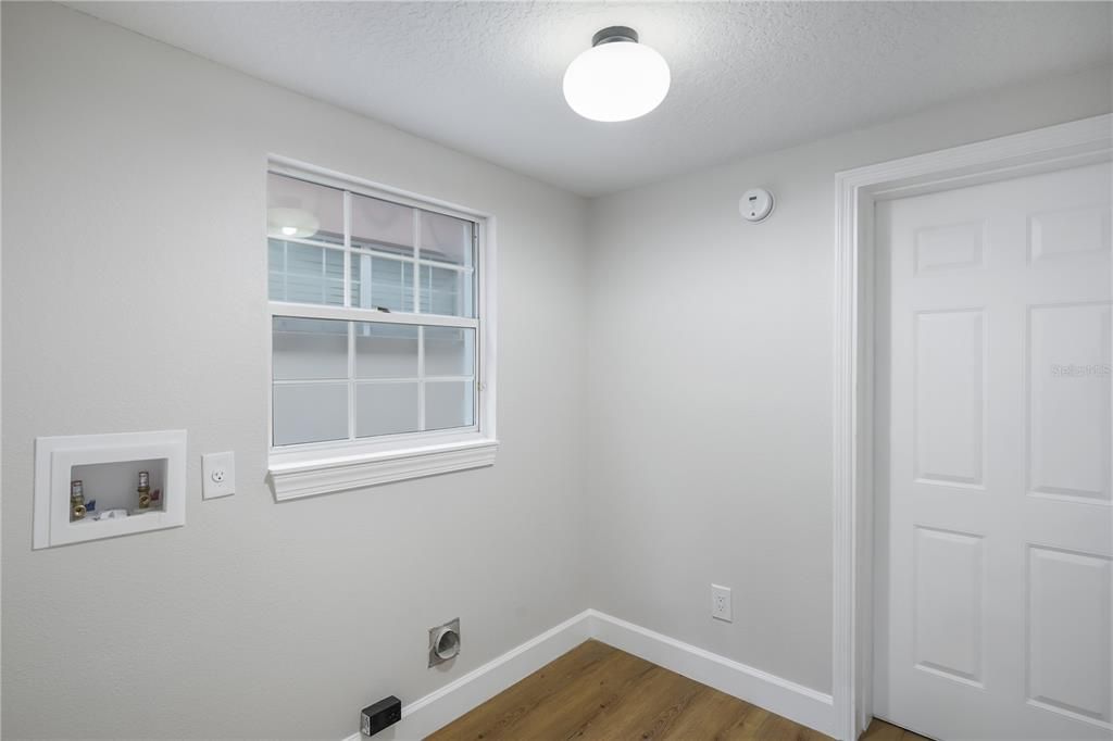 En Venta: $695,000 (3 camas, 2 baños, 2398 Pies cuadrados)
