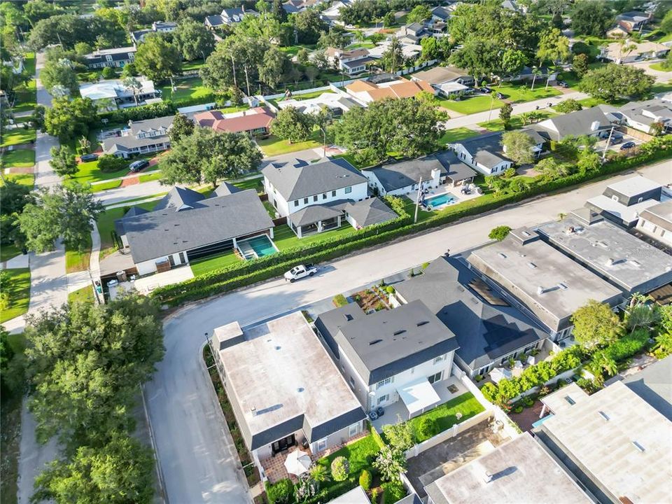 En Venta: $695,000 (3 camas, 2 baños, 2398 Pies cuadrados)