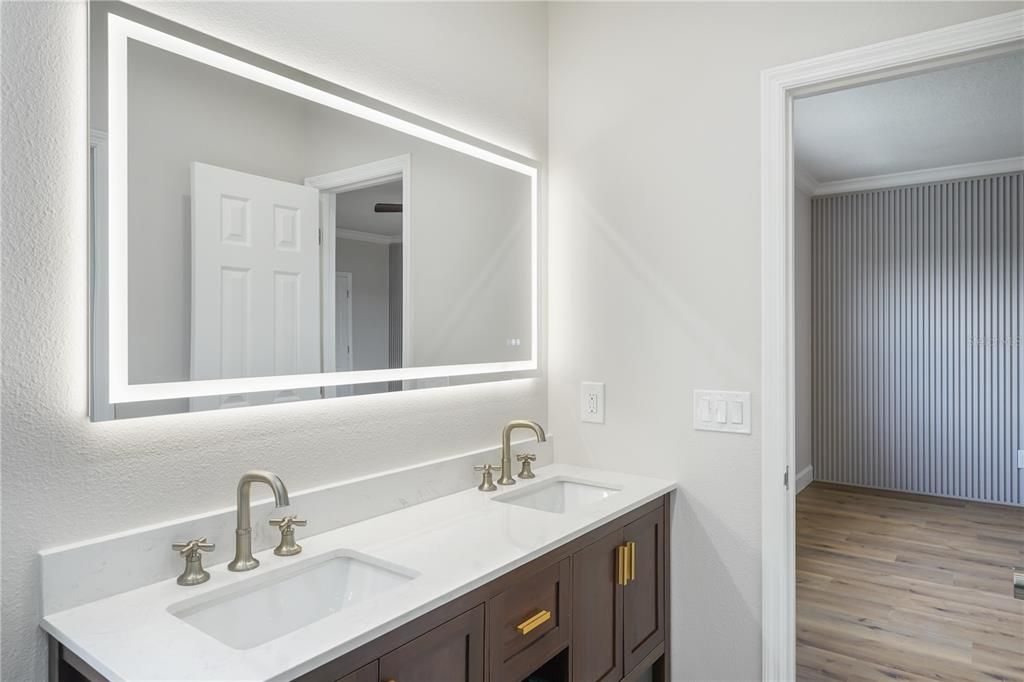 En Venta: $695,000 (3 camas, 2 baños, 2398 Pies cuadrados)